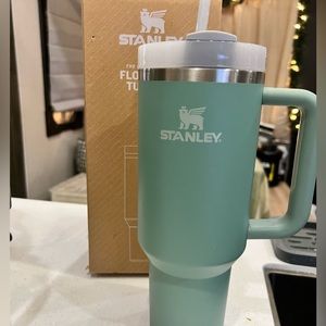 Stanley 40oz Quencher H2.0 Flostate Tumbler